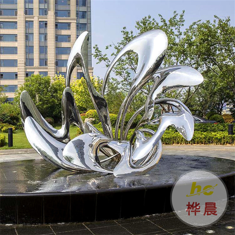 不銹鋼雕塑定制鏡面浪花鹿公園地產(chǎn)園林景觀大型廣場水景月亮擺件
