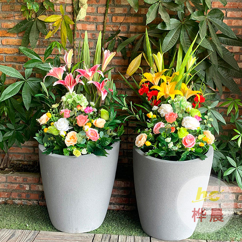 現(xiàn)貨玻璃鋼休閑花盆簡約現(xiàn)代商場(chǎng)購物中心戶外組合花盆器廠家直銷