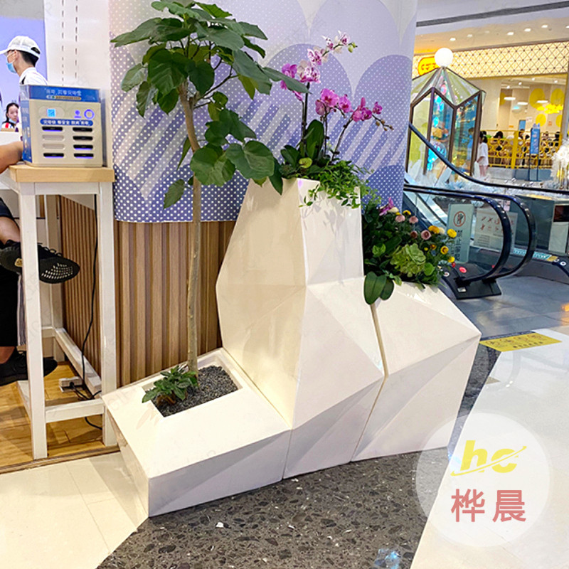 定制玻璃鋼大花盆提升深圳街道景觀工程