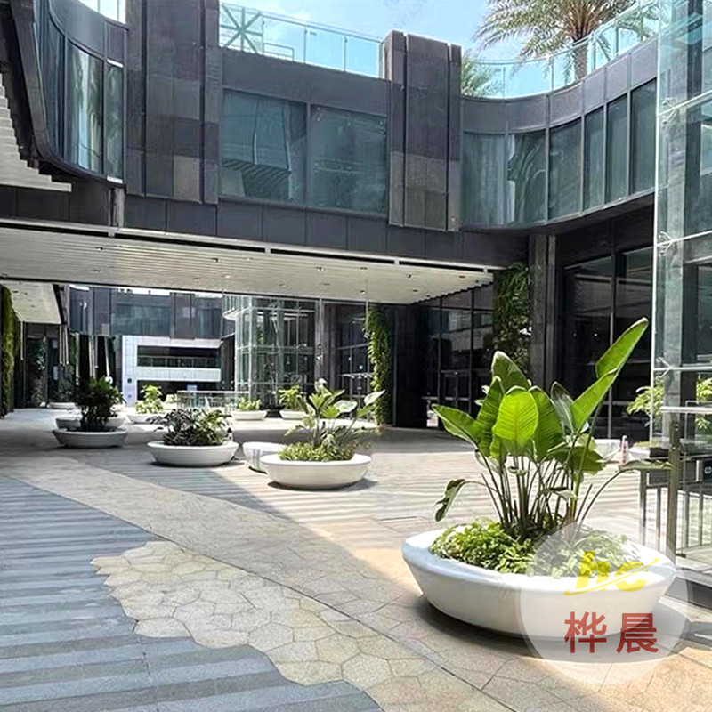 玻璃鋼菱形花盆福建泉州商場(chǎng)美陳創(chuàng)意花盆定制廠家